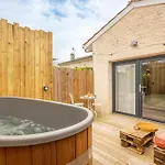 D Hotes Avec Jacuzzi Uniquement Pour Le 4*