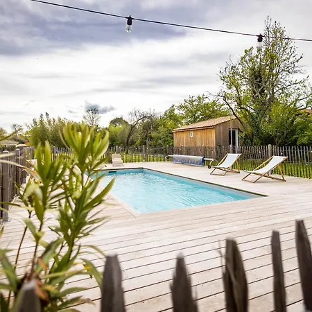 Bed & Breakfast Chambres D'Hotes Avec Piscine Et Bain Nordique Privatif Pour Le Studio *