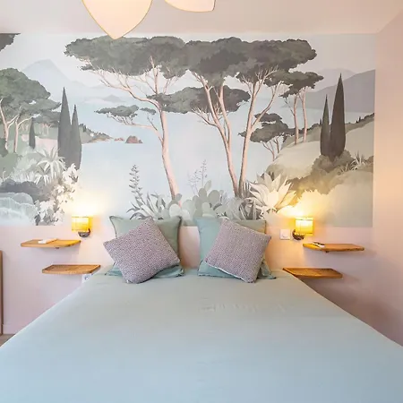 Bed & Breakfast Chambres D'Hotes Avec Piscine Et Bain Nordique Privatif Pour Le Studio *