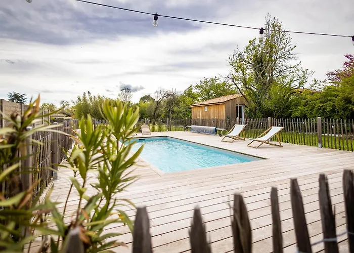 Alojamento de Acomodação e Pequeno-almoço D'hôtes Avec Jacuzzi Privatif Uniquement Pour Le 4*