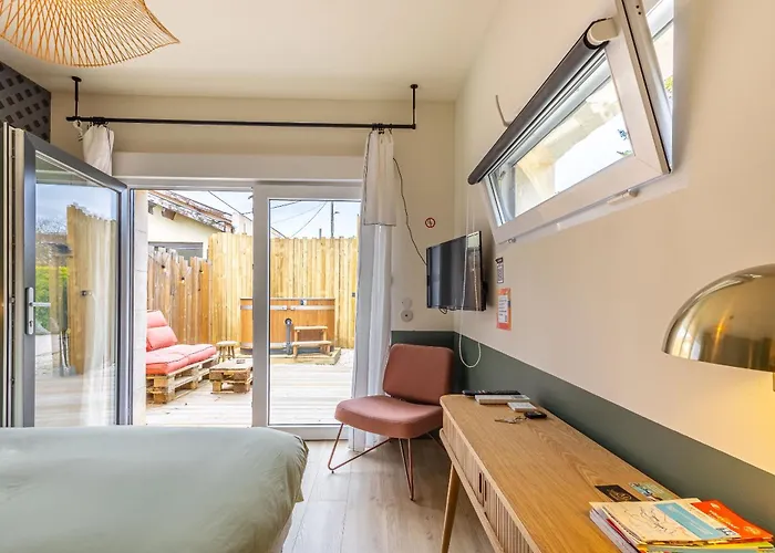 Chambres d'hôtes avec jacuzzi privatif uniquement pour le studio Alojamento de Acomodação e Pequeno-almoço Mérignac