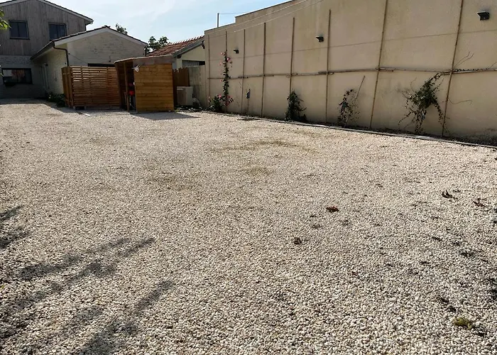 D'hotes Avec Jacuzzi Privee Uniquement Pour Le Bed & Breakfast 3*